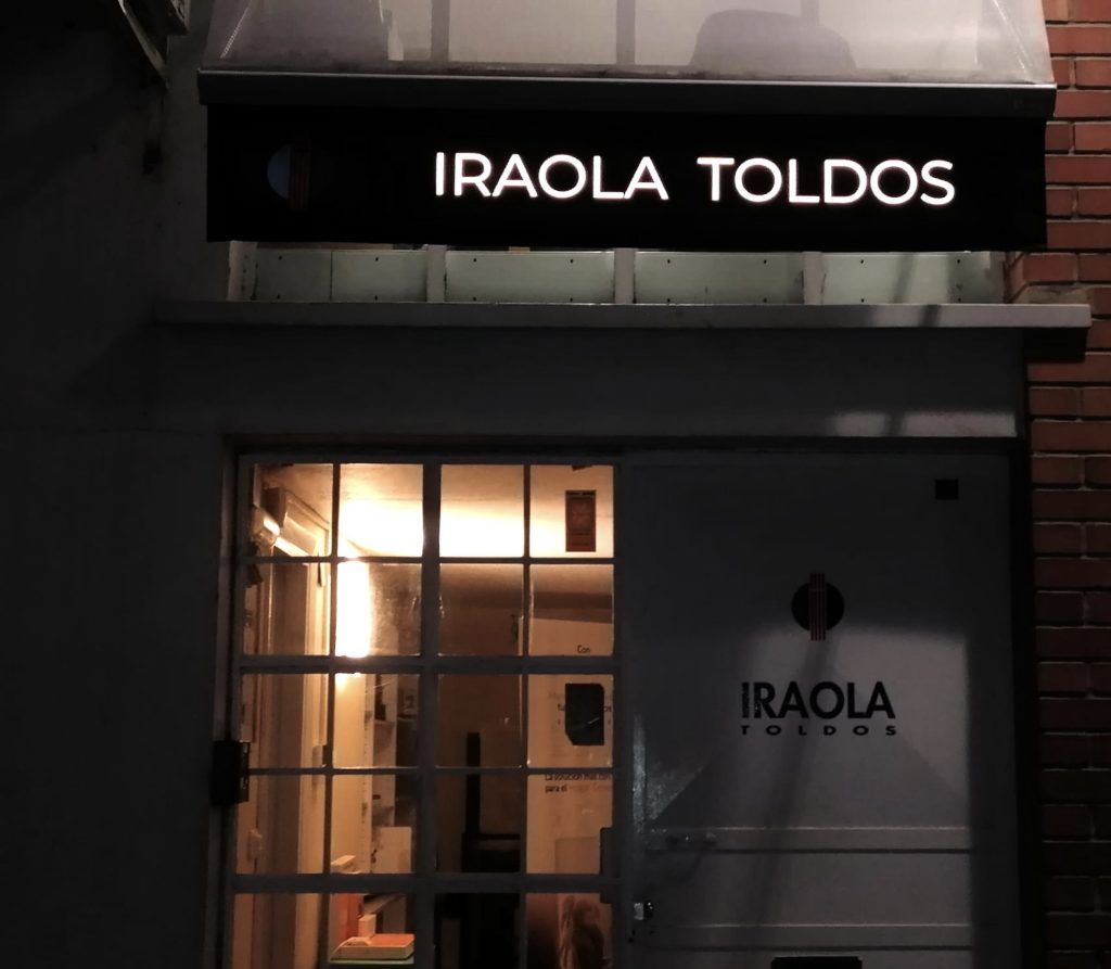 faldon luminoso toldos iraola
